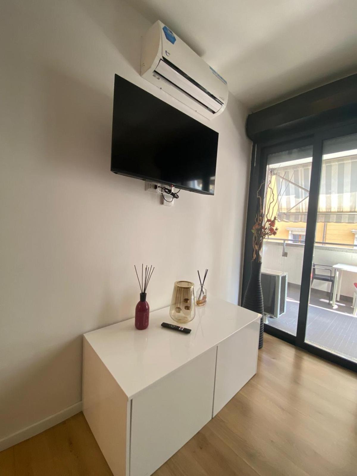Ferienwohnung Lux Fara Mailand Exterior foto